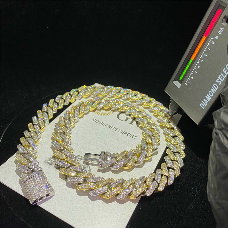 Custom Moissanite Cuban Chain Necklace 24 Inch GRA Cuban Link For Music Concert
